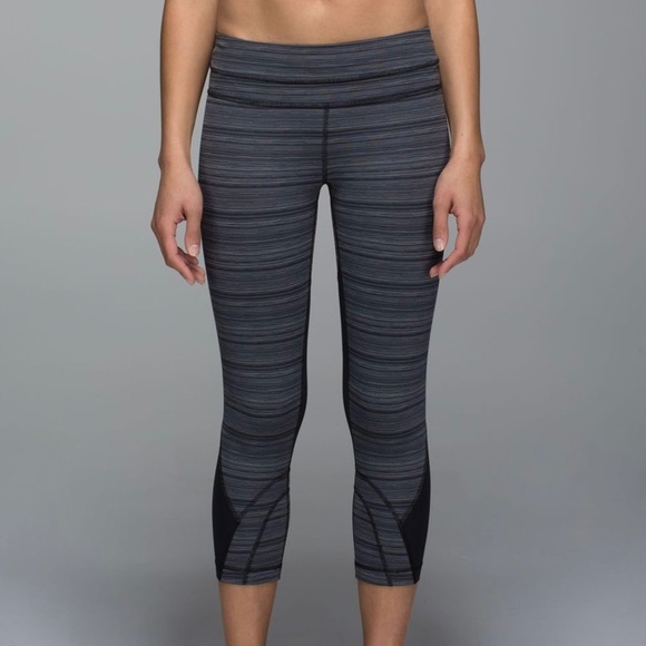 Lululemon‎ Run: Inspire Crop II Leggings (Mesh), Cyber Stripe Deep Coal Black - Picture 4 of 8